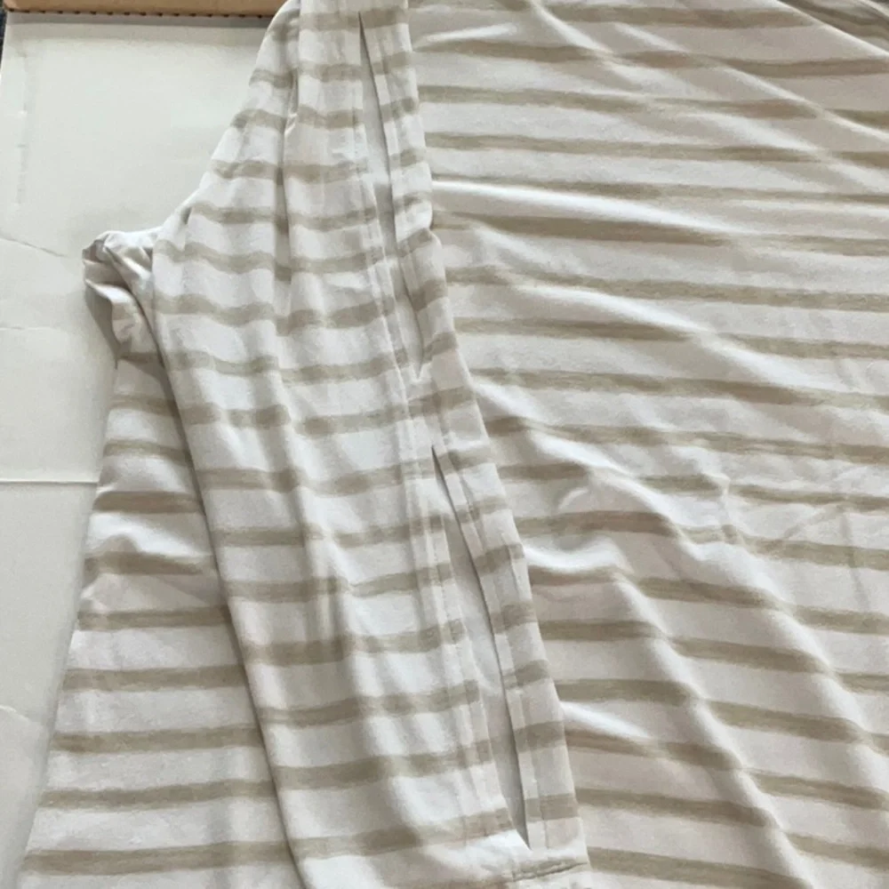 CHICO’S Tunic with Peekaboo Sleeves White & Tan Stripe Sz 3 (16/18)